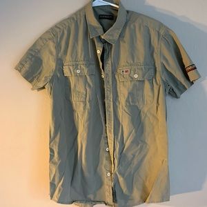 Nappipijiri short sleeve medium green button down